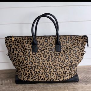 ❗️ON SALE❗️Large leopard weekender bag